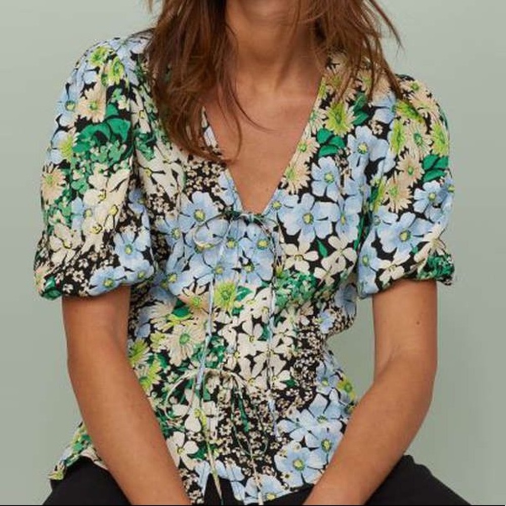 H&M Floral Blouse Short Sleeves XS